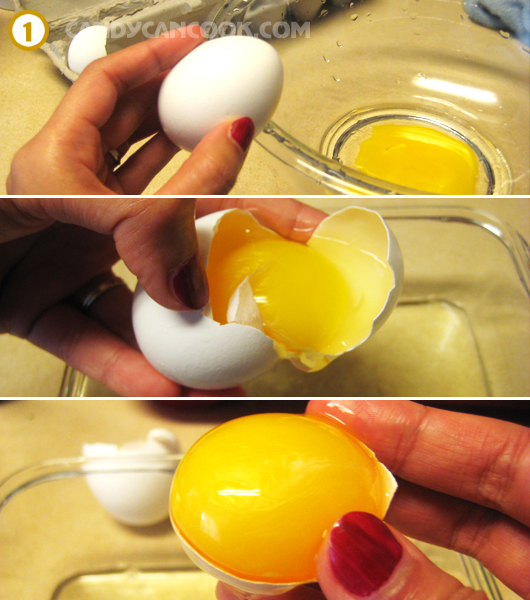 Cách tách lòng đỏ và lòng trắng trứng 