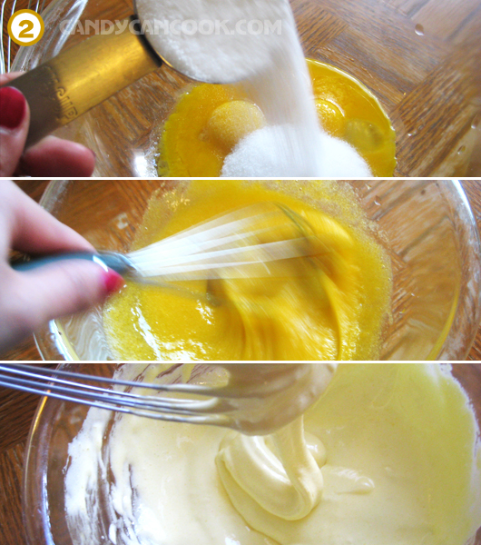 Đánh lòng đỏ trứng cùng đường, muối thành kem màu vàng chanh