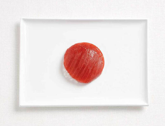 Sushi bằng cá tuna và cơm - Lá cờ Nhật :D