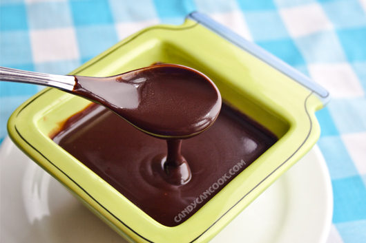 Sốt sô-cô-la (chocolate sauce) cực dễ nhưng cực ngon