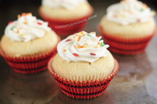 Đáng yêu vanilla cupcakes ^^