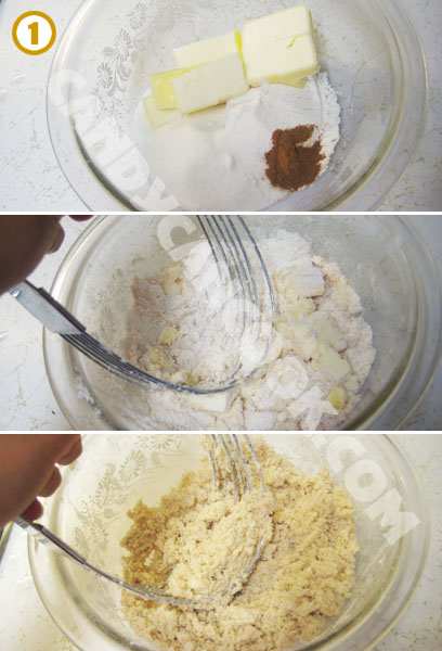 Trộn và cán bơ với bột và các loại gia vị cho lớp streusel 