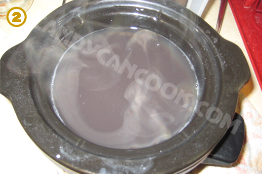 Nấu chè đậu đen bằng nồi áp suất (pressure cooker) hoặc slow cooker