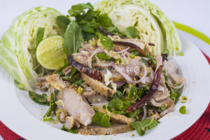 Salad thịt lợn kiểu Thái – Nam Tok Moo